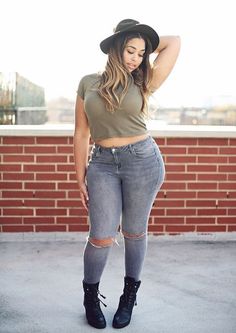 Model Silhouette, Plus Size Crop Tops, Plus Zise, Look Plus Size, Fashion Petite, Crop Top Outfits, Barbara Palvin, Herve Leger, Waist Jeans