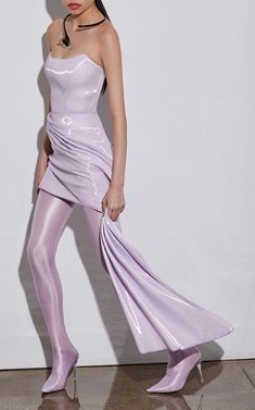 Find Kate Barton Liquid Draped Mini Skirt Us 0 on Editorialist. Kate Barton - Liquid Draped Mini Skirt - Purple - US 0 Draped Mini Skirt, 90s Runway Fashion, Creation Couture, Stage Outfits, Fancy Dresses, Couture Fashion, Moda Operandi, Runway Fashion, Fashion Illustration