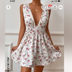 Super Cute Dress, But I Don’t Have The Chest For It. New Without Tags! Casual V-neck Mini Dress For Garden Party, White V-neck Sundress For Garden Party, White Casual Sundress For Date Night, Short Flowy Dress, Flowy Dress Short, Floral Print Dress Summer, Summer Mini Dress, Shirred Dress, Shein Dress