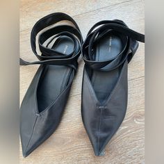 Celine Pointy-Toe Leather Ballet Flats With Ankle Tie Knot | Size Eu 40 Nappa Lambskin Leather, Butter Soft. Celine Shoes, Leather Ballet Flats, Tie Knots, Lambskin Leather, Flat Shoes Women, Ballet Flats, Loafer Flats, Knot, Loafers