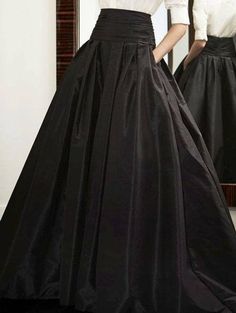 Taffeta Skirt, Long Maxi Skirt, Vintage Rock, Long Maxi Skirts, Beautiful Skirts, 가을 패션, Mode Vintage, Long Maxi, Petticoat