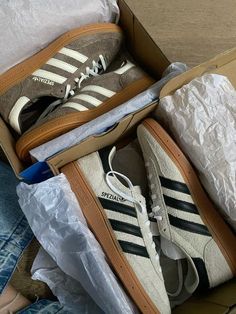 Adidas Samba Women, Adidas Samba Outfits, Samba Outfit Ideas, Samba White, Adidas Samba White, Samba Outfits, Platform Tennis Shoes, Jean Beige