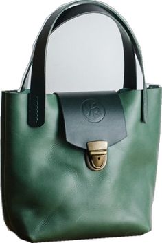 Everyday Square Leather Bucket Bag, Square Leather Bucket Bag For Everyday, Green Square Leather Bucket Bag, Green Leather Bag For Daily Use, Everyday Green Leather Shoulder Bag, Square Green Leather Bucket Bag, Green Leather Satchel With Leather Lining, Green Leather Shoulder Bag For Daily Use, Green Leather Shoulder Bag With Leather Handles