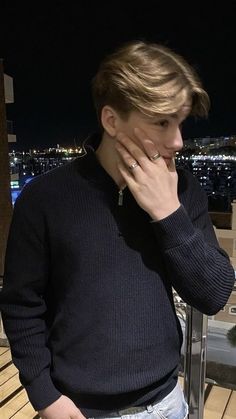 Preppy Boys Aesthetic, Old Money Hairstyles Men, Preppy Boy Outfits, Starboy Aesthetic, Old Money Hairstyles, Timeless Hairstyles, Preppy Old Money, Money Clothes, Surfer Boy