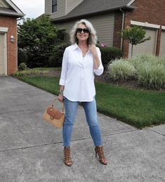 110+ Elegant Outfit Ideas for Women Over 60 | Pouted.com Fashion Jeans Outfit, Casual Chic Outfits, Over 60 Fashion, Cool Summer Outfits, Womens Fashion Casual Summer