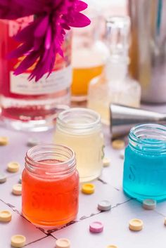 This sweet tart shot recipe is perfect for parties! Made with vodka, grenadine, and pineapple juice, it's easy to make. Try it now! Sweet Tart Shot Recipe, Sweet Tart Shot, Gummy Bear Shots, Sweet Tarts Candy, Lemon Drop Shots, Candy Shots, Sour Orange, Raspberry Vodka, Shots Alcohol