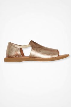 Born’s signature quality and natural design, in a slip-on sandal for any day of the week. | Women's "Cove Modern" Sandals by Børn - Brown - 9 Modern Sandals, Natural Design, Shoe Size Conversion, Day Of The Week, S Signature, Black 7, Nature Design, Slip On Sandal, Slip On