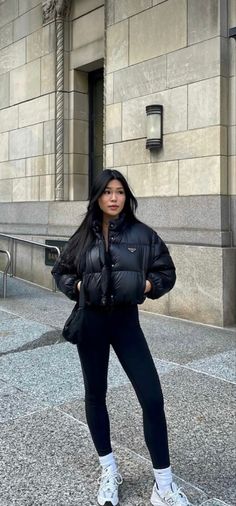 Crop Puffer Jacket Outfit, Puffy Coat Outfit, Bubble Jacket Outfit, Black Puffer Outfit, Puffer Jacket Outfit Women, Short Jacket Outfit, Puffy Jacket Outfit, Black Puffer Jacket Outfit, Puffer Jacket Outfits