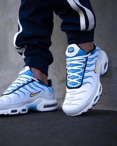 Nike Air Max Tn, Cute Sneakers, Sport Shoes Women, Nike Fashion, Nike Jordan, Sports Shoes, Shoes Women, Air Max