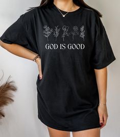 Get ready to be OBSESSED with your new God is good shirt. It's the cutest and most trendy way to emit all those important christian faith vibes! This is the perfect faith shirt! Great as a christian gift! * Q U I C K * F A C T S * ✺ 100% preshrunk cotton ✺ Wash and dry normally (on cool for best results) * S I Z I N G * ✺ Sizing is unisex so runs like men's, though not overly large ✺ Most women find their typical size works best, since they are meant to fit a touch loose * S H I P P I N G * T I King Shirt, Cottagecore Shirt, Botanical Shirt, Faith Shirt, Flower Shirt, Christian Gifts, God Is Good, Cool Shirts, Favorite Outfit