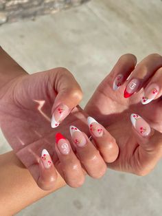 Cute Almond Nails With Initials, Hot Pink Nails With Initial, Gel Nail Designs With Initials, Acrylic Nail Designs Bf Initial, Mail Inspo With Initial, Spring Nails With Initials, Almond Nails Designs With Initial, Nails With Letter E Initial, Boyfriend Initial Nails Almond