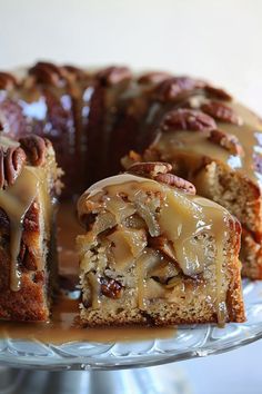 Apple Pecan Cake, Caramel Glaze Recipe, Cake With Caramel, Caramel Glaze, Pecan Cake, Bundt Cakes Recipes