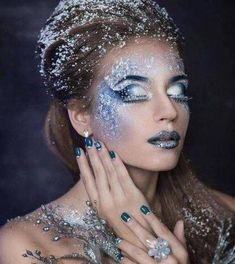 The best Halloween 2018 costume and makeup tutorial – My little unicorn Snow Makeup, Fantasy Make-up, Make Up Designs, Led Costume, Halloween Princess, Look Festival, Queen Makeup