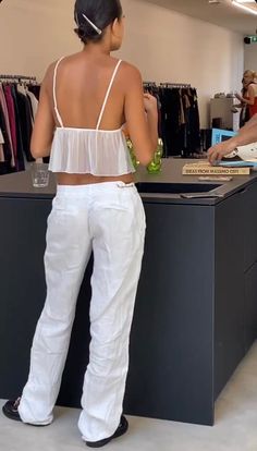 Summer Outfits 2023 Women, Prom Dresses Trendy, Summer Outfits Festival, Outfits 2023 Women, Beach Preset, Aesthetic Wallpaper Travel, Festival Outfits Summer, Summer Aesthetic Wallpaper, Birkenstock Sandal