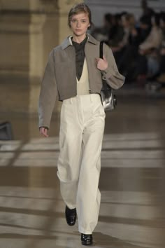 Lemaire RTW Fall 2016 Christophe Lemaire, Transition Outfits, Olivia Palermo, Soft Grunge, 가을 패션, Gigi Hadid, Fall 2016, Mode Inspiration, White Pants