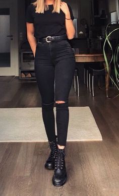 Woman Fashion Casual, Fashion Winter Outfits, Fashion Fall Outfits, Fashion Outfits Casual, Casual Edgy, Look Grunge, Rock Outfit, Fashionable Clothes, Woman's Fashion