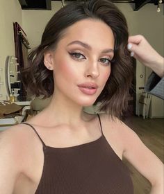 Beauty Editorial Makeup, Hairstyles Color, Angels Beauty, Arab Beauty, Editorial Makeup, Medium Length Hair Cuts, Girls Makeup, Aesthetic Makeup, Maquillaje De Ojos