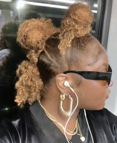 Mohawk Buns, Mohawk Natural Hair, Curly Hair Mohawk, Bun Mohawk, Sew In Curls, Curly Mohawk Hairstyles, Curly Mohawk, Short Natural Curly Hair, Natural Hair Bun Styles