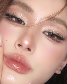 Light Makeup Looks, Asian Eye Makeup, Makeup Makeover, Make Up Inspo, Eye Makeup Art, Kiss Makeup