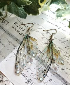 Gaun Koktail, Dope Jewelry, Funky Jewelry, Wing Earrings, Fantasy Jewelry, Diy Schmuck, Crystal Drop, Bijoux Diy, Dream Jewelry