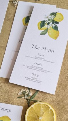 the menu cards have lemon slices on them