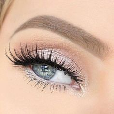 Eyeshadow Colours for Blue Eyes | Blogmas Day 12 ~ annabelannunziata Makeup Tips For Blue Eyes, Soft Wedding Makeup, Wedding Hairstyles And Makeup, Alat Makeup, Makeup Tip, Smink Inspiration, Beauty Make-up, Hooded Eye Makeup, Makijaż Smokey Eye