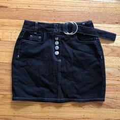 So Comfy And Form Fitting! Fitted Black Denim Skirt With Belt Loops, Edgy Black Denim Skirt With Belt Loops, Y2k High Waist Black Denim Skirt, Black Denim Skirt With Belt Loops, Casual Black Denim Skirt, Trendy Black Mini Denim Skirt, Y2k Style Black Denim Skirt, Casual Black Skirt With Belt Loops, High Rise Black Denim Mini Skirt