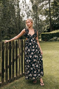 Lucah Frill Shoulder Maxi Dress - Black Floral Semi Formal Wedding Guest Dress, Grad Photography, Black Floral Dress, Modern Romance, Usa Dresses, Wedding Guest Outfit Summer, Strapless Tops, Dresses By Length, Dresses Formal