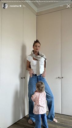 Rose Huntington, Rosie Huntington Whiteley Style, Rosie Hw, Mother Son Photography, Mother Daughter Photography, Mum Fashion