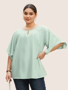 Elegant Top With Split Neck In Solid Color, Office Crew Neck Blouse, Spring Office Top With Split Neck, Spring Office Split Neck Top, Chic Solid Color Split Neck Tops, Blouse Man, Keyhole Blouse, Womens Trendy Tops, Button Up Blouse