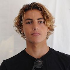 Curren Caples, Surfer Hairstyles, Hairstyles For Teenage Guys, Pro Age, Flip Skateboards, Surf Hair, Medium Length Blonde Hair, Medium Length Blonde