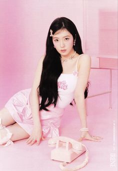 Irene Icons, Velvet Aesthetic, Kpop Pfp, Pfp Aesthetic, Red Velvet Joy, Red Velvet Irene, Girls Rules, Season's Greetings