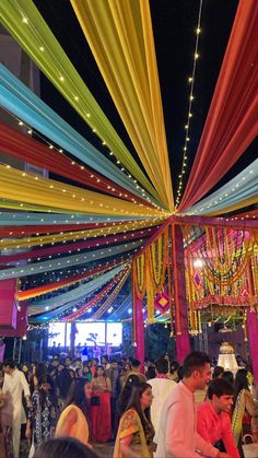 India Festival Aesthetic, Garba Night Story Ideas, Garba Snapchat, Navratri Vibes Aesthetic, Dandiya Night Snap, Dandiya Snap, Garba Snapchat Story, Navratri Instagram Story Ideas