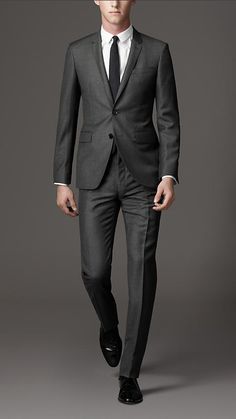 Burberry Suits Men, Dark Grey Blazer Outfit Men, Mens Wedding Guest Outfit, Burberry Summer, Burberry Suit, Charcoal Suit, Summer Suit, Formal Mens Fashion, Stylish Mens Fashion