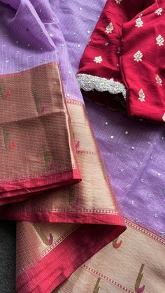 Product Descriptions : Lavender pure kota doria cotton & silk blend embroidered saree with detailed embroidery pallu , border works & mirror embroidery works all over the saree comes with maroon silk embroidery blouse having highlighted works for sleeves View this post on Instagram A post shared by Handcrafted Sarees by Shobana Nithin (@threadslabel_india) Bollywood Style Purple Handloom Pre-draped Saree, Purple Handloom Chanderi Pre-draped Saree, Festive Cotton Pre-draped Saree With Zari Weaving, Traditional Purple Cotton Silk Pre-draped Saree, Chanderi Saree With Resham Embroidery, Navratri Chanderi Saree With Resham Embroidery, Purple Handloom Dola Silk Traditional Wear, Purple Handloom Traditional Wear In Dola Silk, Purple Handloom Semi-stitched Traditional Wear