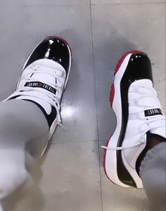 Sneaker Head Jordans, Hype Shoes Women, Baddie Shoes Sneakers, Shoe Flicks, Jordans 11s, Baddie Shoes, Cute Jordans, Jordan 5s, Jordan 11s