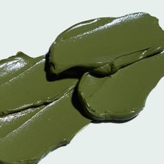 With its blend of yogurt-based probiotics and nourishing superfruits, this fortifying mask balances the skin's natural flora and helps it resist dehydration and imbalance. This deep green mask contains essential vitamins, minerals and antioxidants to nourish the skin and fight the look of dullness and signs of damage. Purifying green clay and charcoal help to detoxify and clear away impurities, leaving the skin clean, smooth and refined. *Product does not contain live probiotics. Green Skincare Aesthetic, Green Clay Mask, Skincare Masks, Green Mask, Green Skincare, Green Face Mask, Mint Hair, Green Skin, Beauty Aesthetic