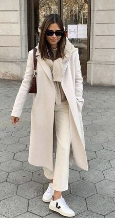 Casual Chique Stijl, Beige Outfit, Casual Outfit Inspiration, Coat Outfits