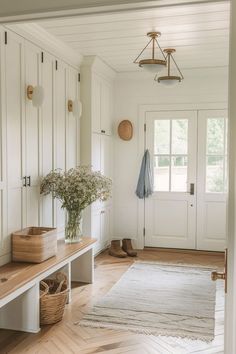 entryway chandelier ideas Minimalist Home Entrance, Entryway Chandelier Ideas, Cottage Entryway, Entryway Inspo, Entryway Decorating, Foyer Ideas Entryway, Meridian House, Decorating Rooms, Entry Room