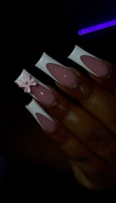 Long White French Tip Nails, Bow Nails Acrylic, Bow Nails Design, Nails Design Long, Nails With A Bow, Long Nails Acrylic, Acrylic Toe Nails, Black Acrylic Nails, Long Acrylic Nail Designs