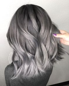 Silver Ash Hair, Silver Hair Dye, Grey Hair Color Silver, Trendy We Fryzurach, Ash Hair, Ash Hair Color, Silver Hair Color, Silver Grey Hair, Spring Hair Color