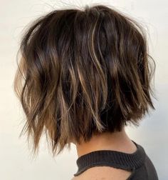 Blonde Highlights Ideas, Brunette With Blonde Highlights, Short Dark Brown Hair, Brown Hair With Blonde, Short Brunette Hair, Hair With Blonde Highlights, Short Hair Highlights, Highlights Ideas, Brown With Blonde Highlights