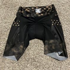 Nwot! No Flaws Cycling Shorts With Built-in Liner, Black Mid-thigh Cycling Shorts, Stretch Black Cycling Shorts, Black Stretch Cycling Shorts, Black Above Knee Sports Shorts, Summer Cycling Shorts, Black Cycling Shorts, Shorts Athletic, Biker Shorts