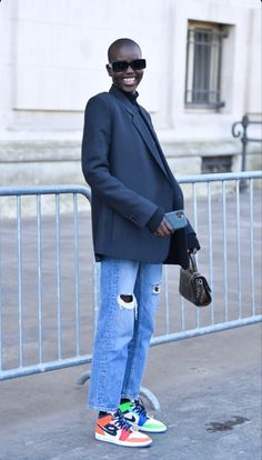 Retro Trainers, Diy Vetement, Smart Outfit, Rosie Huntington Whiteley, Couture Week, Street Style Winter, Street Style Inspiration, Mode Inspo, Celebrity Look