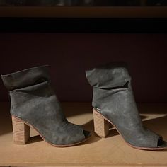 Nwob* $168 Free People | Golden Road | Weathered Grey Cut-Out Fold-Over Distressed Ankle Bootie | Chunky Heel | Casual | Cool Cool Grey And Tan Combo Tons Of Outfit Possibilities Relaxed Distressed Boho Appeal Stock Pic Provided For Idea Of Marketed Appearance To Show Distressing On Leather & Heels True To Design. Found On General Search Online & Provided Here For Buyer’s Convenience. * Item Is New Without Box With Some Subtle Shelf Wear/Spots/Scratches On Soles (Distressed Staining By Design). Spring Heeled Boots With Leather Sole And Ankle-high Shape, Open Toe Boots With Reinforced Heel, Casual Open Toe Boots With Leather Sole, Spring Leather Booties With 4-inch Heel, Fall Open Toe Boots With Leather Sole, Fall Open Toe Boots With Wrapped Heel, Casual Ankle Boots With Wrapped Heel, Spring Open Toe Heeled Boots With Reinforced Heel, Casual Leather Boots With Wrapped Heel