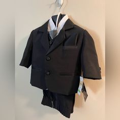 Brand New Never Work Black Infant Suit And Tie Color: Black Size: 3-6 Months New Never Worn!! Tags Still Attached Make An Offer Newborn Halloween Outfits, Newborn Halloween, Play Outfit, Sister Outfits, Color Block Sweatshirt, Tracksuit Jacket, Nike Boy, Black Suit, Tie Colors