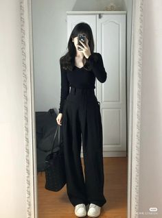 Elegante Casual, Mode Inspo, Korean Outfits, Casual Style Outfits, Black Outfit, Style Outfits, Simple Outfits