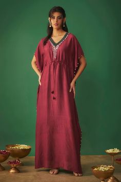 Deep red kaftan with mirror, pearl embroidery in geometric pattern on neckline. - Aza Fashions Red Kaftan, Designer Kaftan, Kaftan Sleeves, V Neck Kaftan, Kaftan Pattern, Embroidery Mirror, Kaftan For Women, Pearl Embroidery, Set Saree