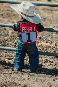 1st Rodeo Birthday Outfit, Country Toddler Boy, Western Baby Pictures, Western Kids, Rodeo Baby