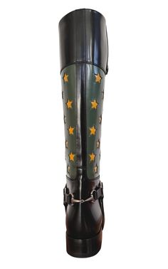 These Gucci Leather Riding Boots feature abstract art motifs, celebrating Gucci's heritage with an equestrian silhouette and horsebit harness. The perforated, interlocking logo accents the cap toe, adding a distinctive touch. The boot has a 1.5-inch heel, providing subtle elevation while maintaining comfort. Its 16-inch shaft offers a sleek, tall profile for a statement look.Composition: Leather 100%Sole: Rubber 100%Lining: Leather 100%Made in ItalyHave Questions about us, read our FAQ Designer Leather Boots With Horsebit Detail, Gucci Calf Leather Boots With Horsebit Detail, Gucci Leather Boots With Horsebit Detail, Leather Gucci Boots With Horsebit Detail, Chevron Outfit, Art Motifs, Chevron Jewelry, Gucci Shop, Shoes Flats Sandals